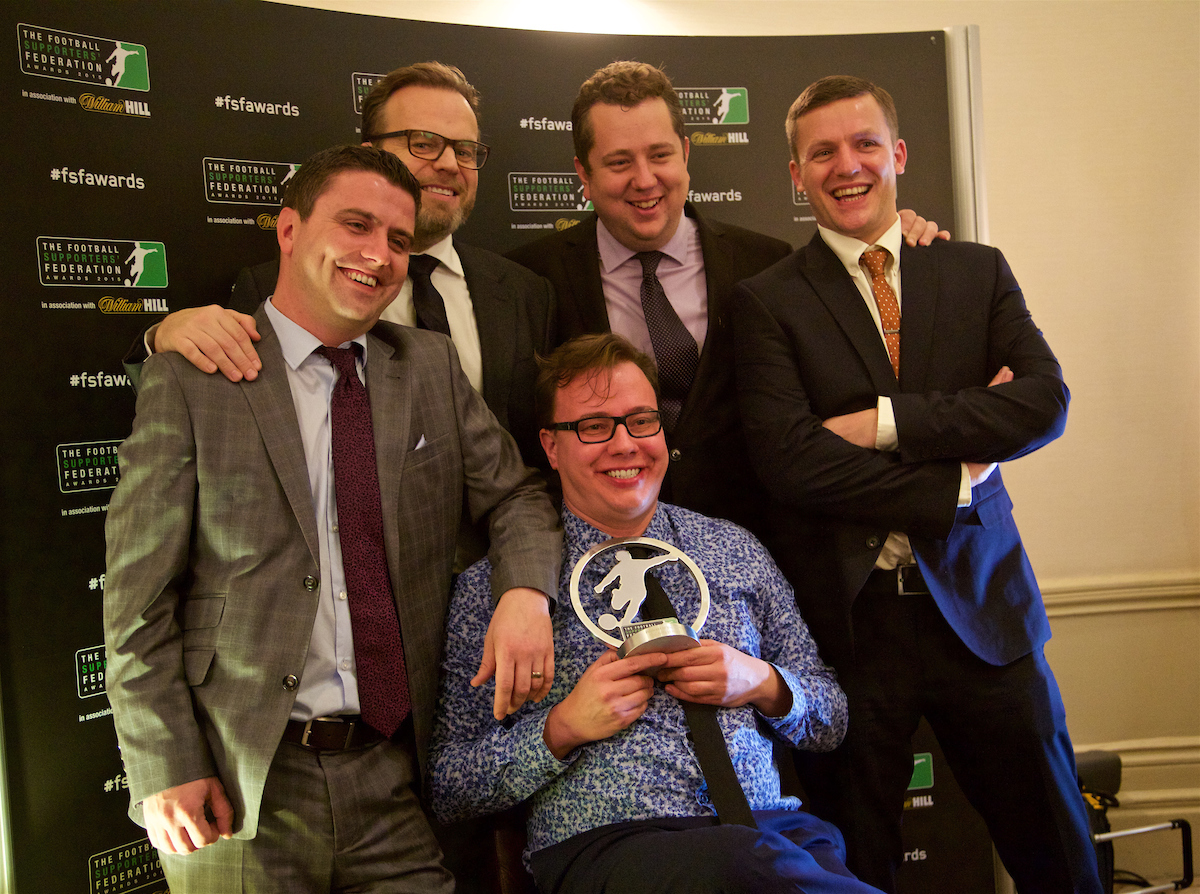 LONDON, ENGLAND - Tuesday, December 8, 2015: The Anfield Wrap team celebrate with the trophy after winning the Podcast of the Year Award at the Football Supporters' Federation Awards Dinner 2015 at the St. Pancras Renaissance Hotel. Andy Heaton, Mike Girling, John Gibbons, Gareth Roberts, Neil Atkinson. (Pic by David Rawcliffe/Propaganda)