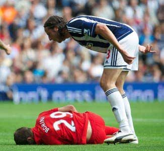 Fabio Borini being shouted at by another human - (CREDIT: DAVE RAWCLIFFE/PROPAGANDA PHOTOS)