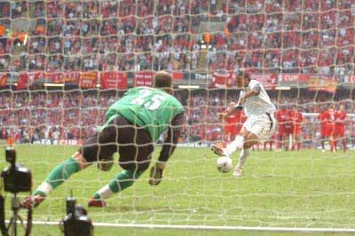Pepe Reina saves Penalty to win FA Cup