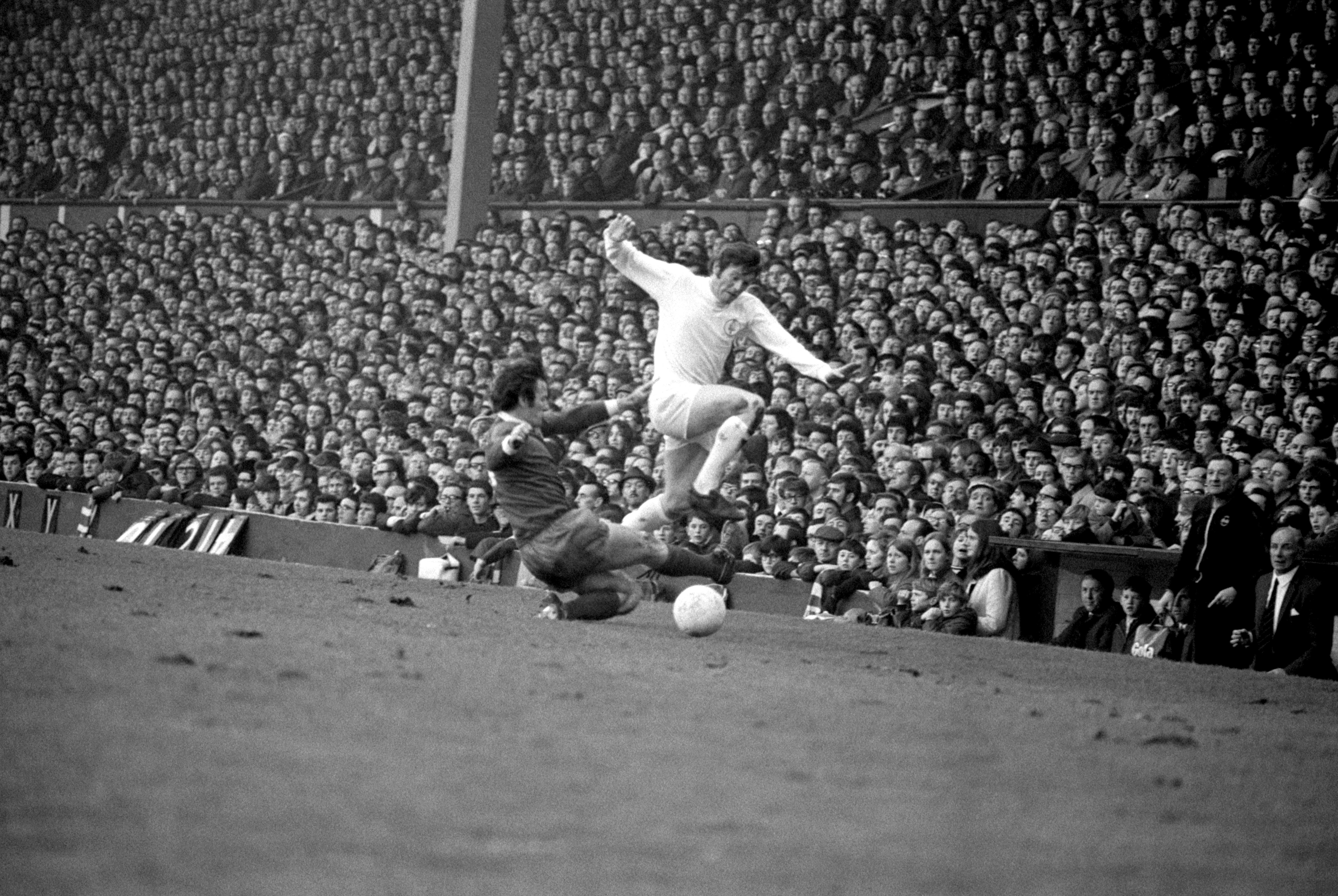 Soccer - Football League Division One - Liverpool v Leeds United