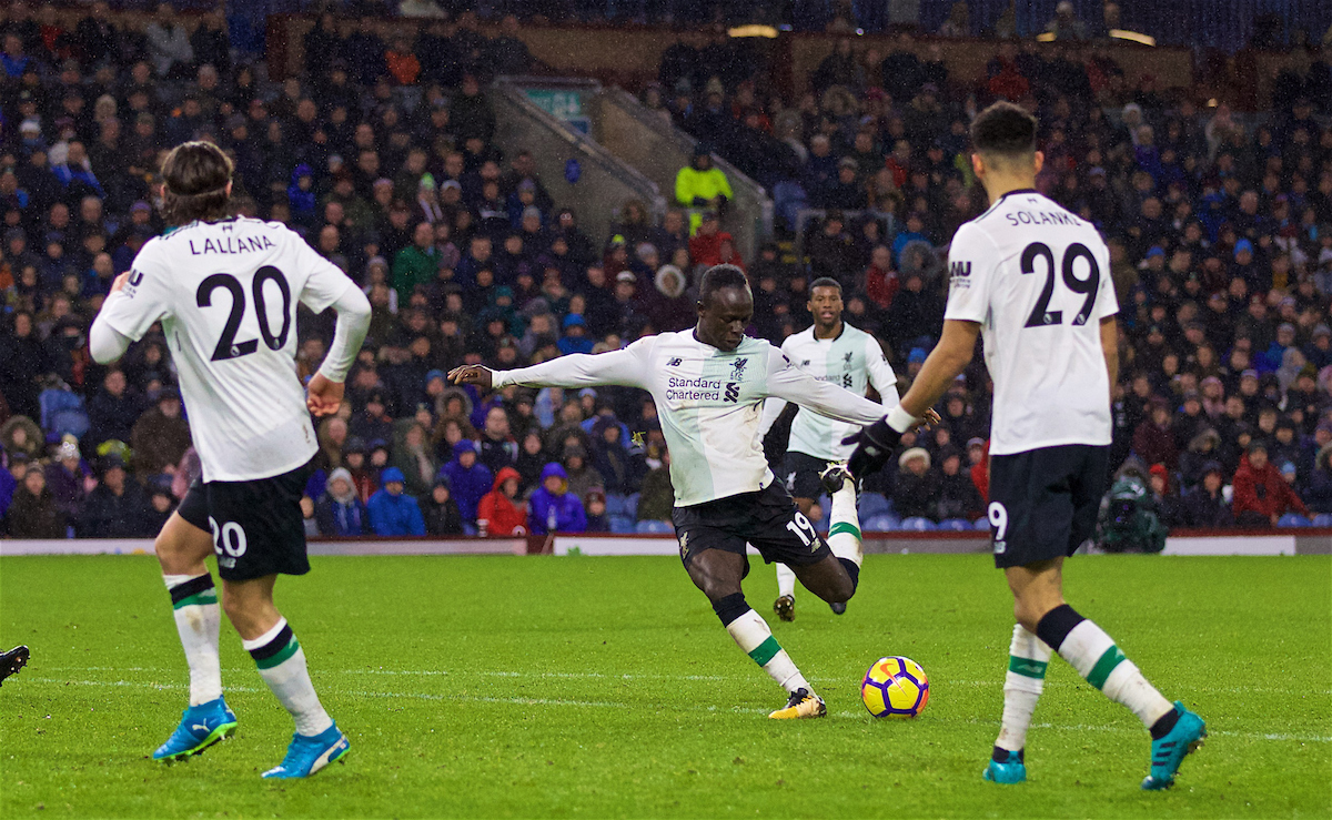 LIVERPOOL, ENGLAND - Saturday, December 30, 2017: Liverpool's Sadio Mane scores the first goal during the FA Premier League match between Liverpool and Leicester City at Anfield. (Pic by David Rawcliffe/Propaganda)
