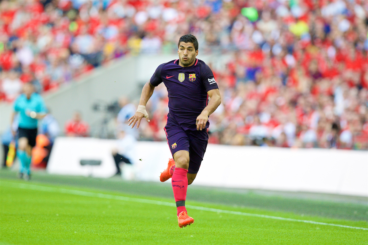 LONDON, ENGLAND - Saturday, August 6, 2016: Barcelona's Luis Suárez in action against Liverpool during the International Champions Cup match at Wembley Stadium. (Pic by David Rawcliffe/Propaganda)