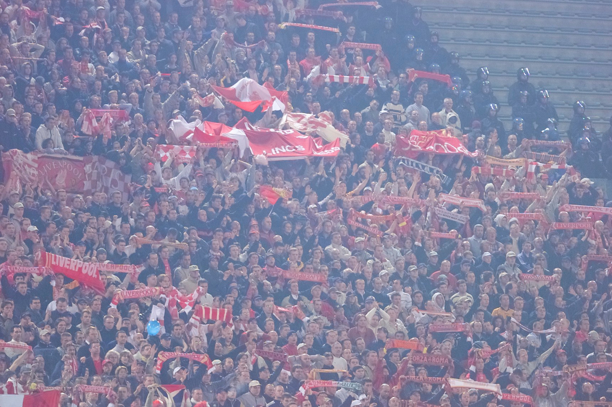 ROME, ITALY - Thursday, February 15, 2001: Liverpool supporters celebrate their victory over AS Roma after the UEFA Cup 4th Round 1st Leg match at the Stadio Olimpico. (Pic by David Rawcliffe/Propaganda)