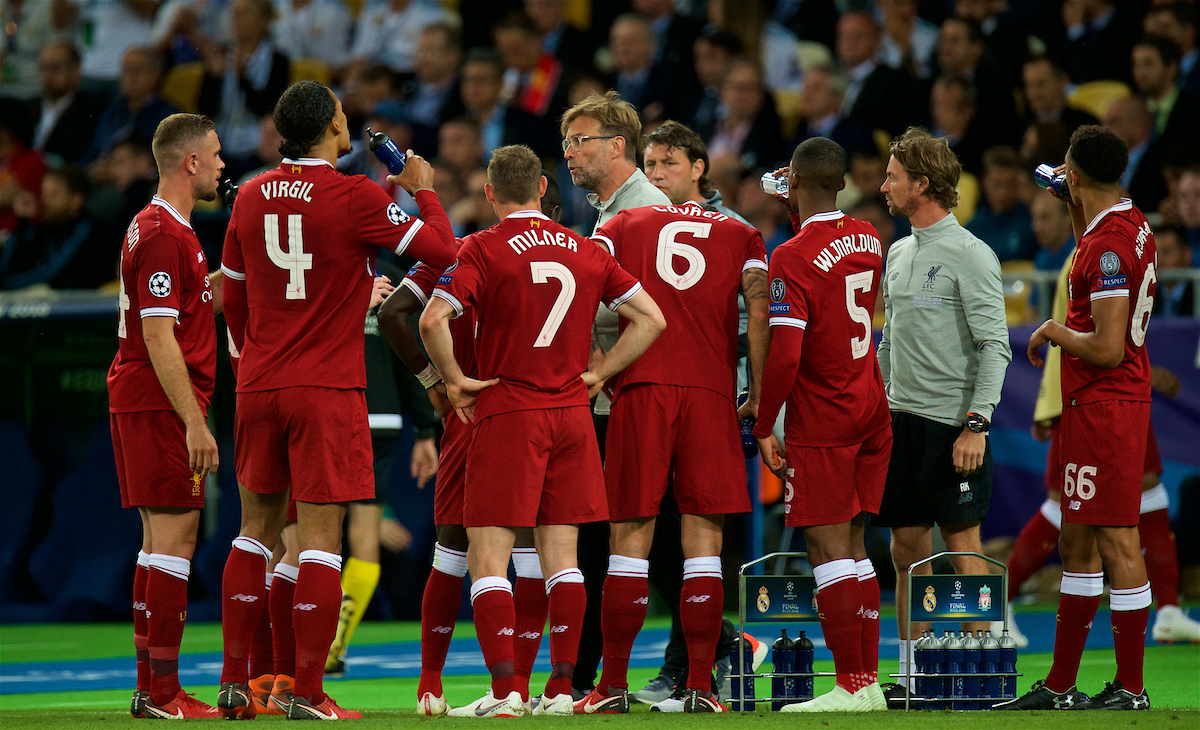 KIEV, UKRAINE - Saturday, May 26, 2018: Liverpool's manager Jürgen Klopp speaks to his players during the UEFA Champions League Final match between Real Madrid CF and Liverpool FC at the NSC Olimpiyskiy. (Pic by Peter Powell/Propaganda)