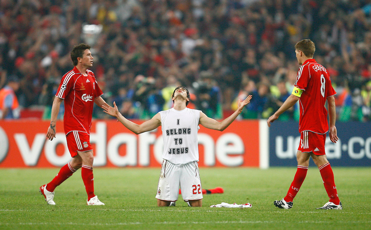 Athens, Greece - Wednesday, May 23, 2007: AC Milan's Kaka celebrates as Liverpool's Harry Kewell and Steven Gerrard look dejected afte the UEFA Champions League Final at the OACA Spyro Louis Olympic Stadium. (Pic by David Rawcliffe/Propaganda)