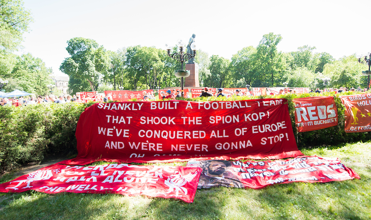 KIEV, UKRAINE - Saturday, May 26, 2018: Liverpool fans place flag and banners around Shevchenko Park ahead of the UEFA Champions League Final match between Real Madrid CF and Liverpool FC. (Pic by Peter Powell/Propaganda)