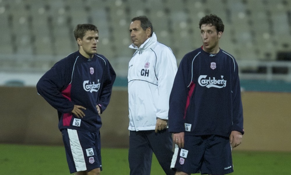 ATHENS, GREECE - Wednesday, November 22, 2000: Liverpool's Robbie Fowler (right), Michael Owen (left) and manager Gerard Houllier (centre) in action during a training session at the Olympic Stadium in Athens, ahead of their UEFA Cup 3rd round, 1st leg clash with Olympiakos. (Pic by David Rawcliffe/Propaganda)