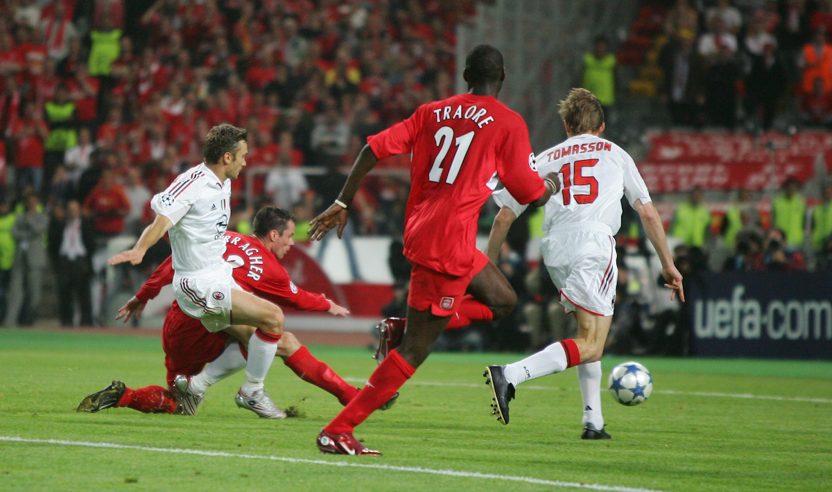 ISTANBUL, TURKEY - WEDNESDAY, MAY 25th, 2005: Liverpool's Jamie Carragher thwarts AC Milan's Andriy Shevchenko during the UEFA Champions League Final at the Ataturk Olympic Stadium, Istanbul. (Pic by David Rawcliffe/Propaganda)