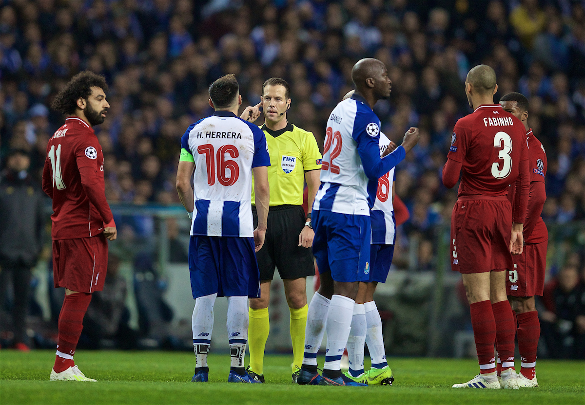 PORTO, PORTUGAL - Wednesday, April 17, 2019: Referee Danny Makkelie consults VAR during the UEFA Champions League Quarter-Final 2nd Leg match between FC Porto and Liverpool FC at Estádio do Dragão. (Pic by David Rawcliffe/Propaganda)