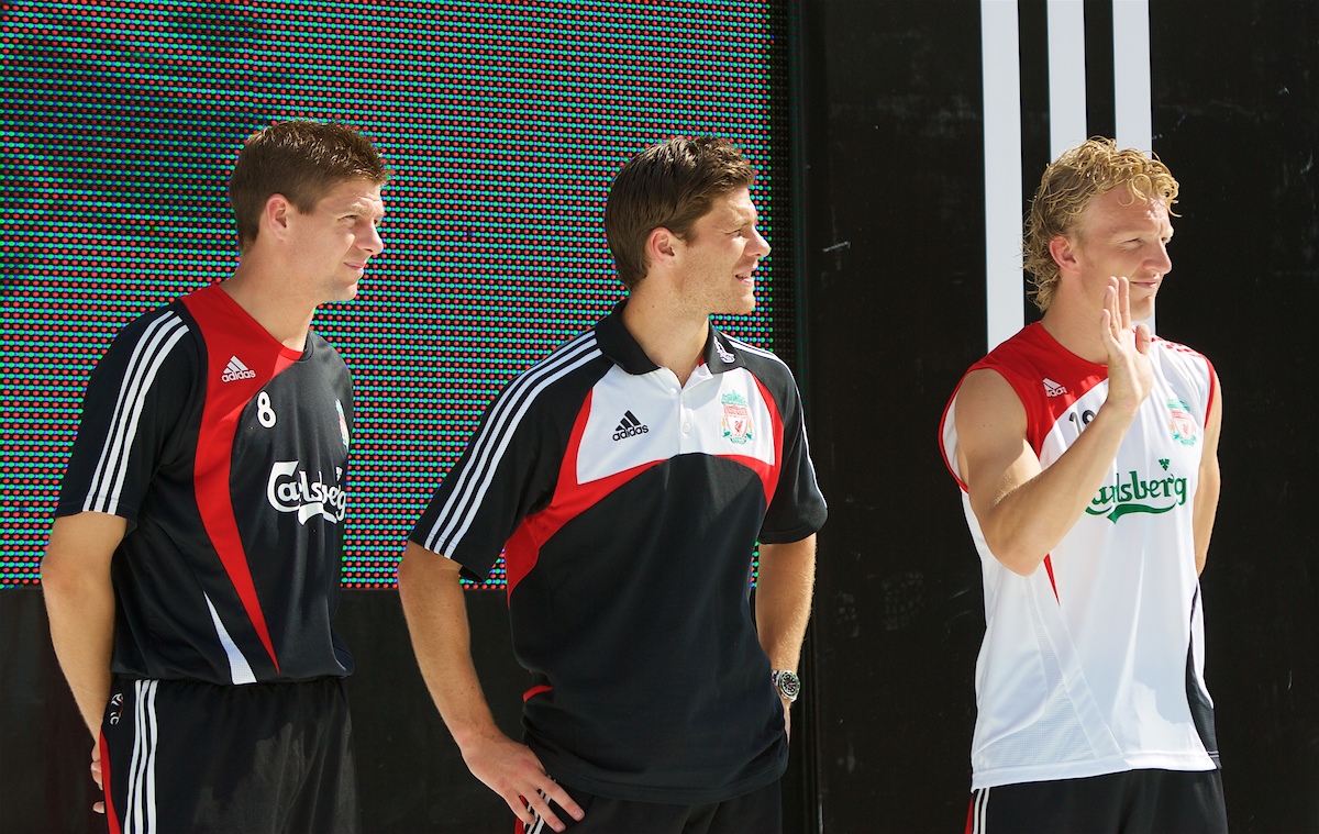 Hong Kong, China - Thursday, July 26, 2007: Liverpool's Steven Gerrard MBE, Dirk Kuyt and Xabi Alonso attend the Adidas Asia Challenge 2007, a 5-a-side event at the Tsimshatsui Drive-in Theatre in Hong Kong. (Photo by David Rawcliffe/Propaganda)