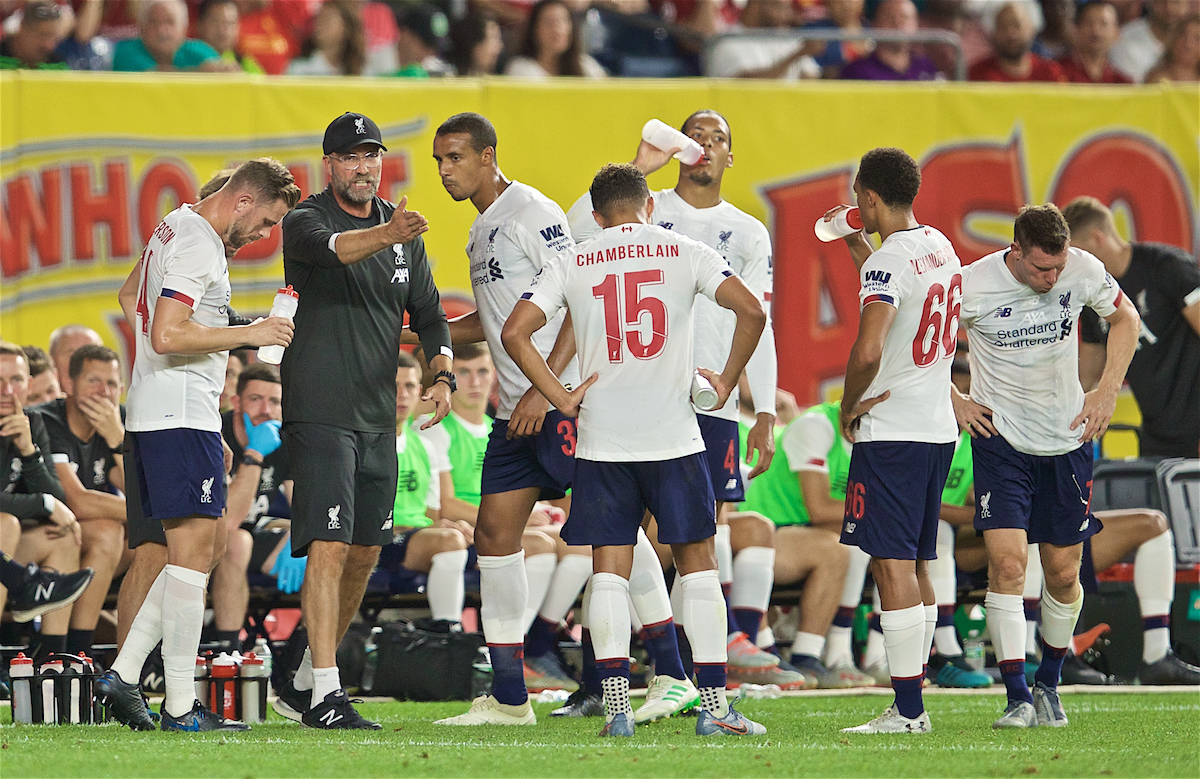 NEW YORK, NEW YORK, USA - Wednesday, July 24, 2019: Liverpool's manager Jürgen Klopp speaks to his players during a friendly match between Liverpool FC and Sporting Clube de Portugal at the Yankee Stadium on day nine of the club's pre-season tour of America. (Pic by David Rawcliffe/Propaganda)