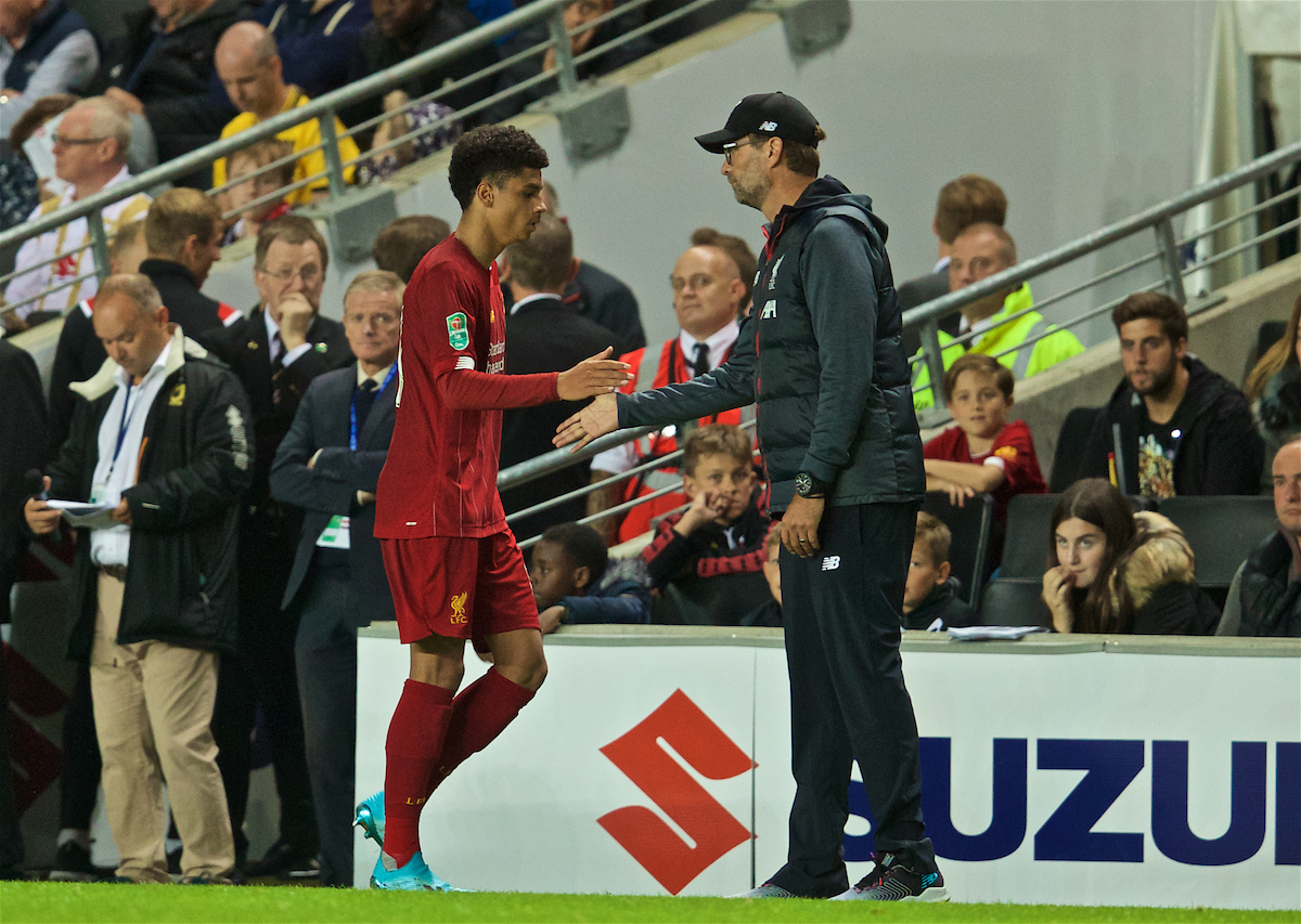 MILTON KEYNES, ENGLAND - Wednesday, September 25, 2019: Liverpool's goalscorer Ki-Jana Hoever shakes hands with manager Jürgen Klopp as he is substituted during the Football League Cup 3rd Round match between MK Dons FC and Liverpool FC at Stadium MK. (Pic by David Rawcliffe/Propaganda)