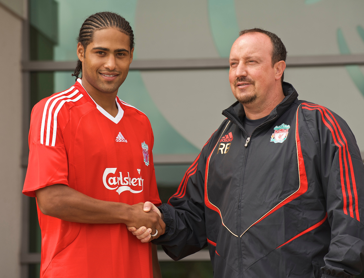 LIVERPOOL, ENGLAND - Thursday, July 9, 2009: Liverpool's new signing Glen Johnson with manager Rafael Benitez during a photo-call at Melwood following his transfer from Portsmouth. (Photo by David Rawcliffe/Propaganda)