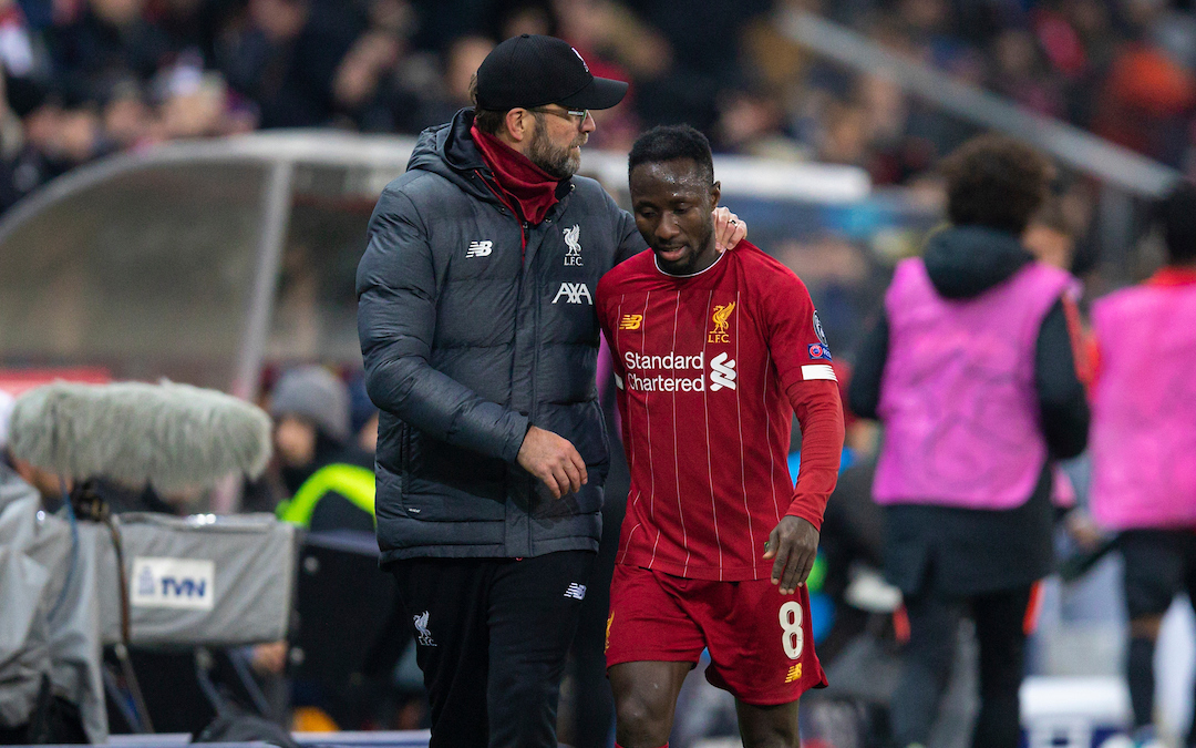 SALZBURG, AUSTRIA - Tuesday, December 10, 2019: Liverpool's Naby Keita shakes hands with manager Jürgen Klopp as he is substituted during the final UEFA Champions League Group E match between FC Salzburg and Liverpool FC at the Red Bull Arena. (Pic by David Rawcliffe/Propaganda)