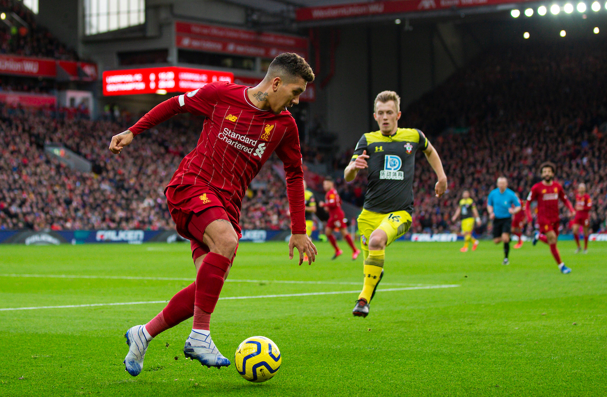 LIVERPOOL, ENGLAND - Saturday, February 1, 2020: Liverpool's Roberto Firmino during the FA Premier League match between Liverpool FC and Southampton FC at Anfield. (Pic by David Rawcliffe/Propaganda)