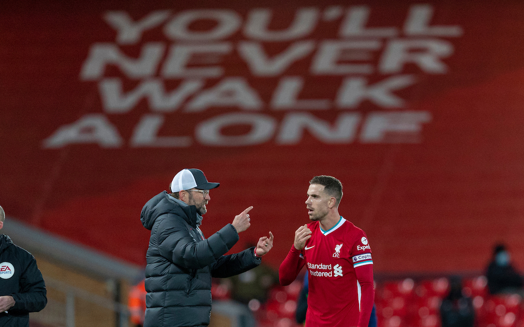 Liverpool's manager Jürgen Klopp speaks with captain Jordan Henderson during the FA Premier League match between Liverpool FC and Tottenham Hotspur FC at Anfield
