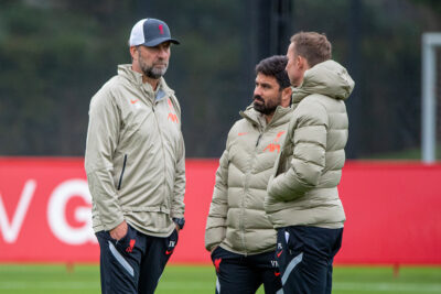 LIVERPOOL, ENGLAND - Tuesday, September 14, 2021: Liverpool's manager Jürgen Klopp (L) chats with elite development coach Vitor Matos (C) and first-team development coach Pepijn Lijnders (R) during a training session at the AXA Training Centre ahead of the UEFA Champions League Group B Matchday 1 game between Liverpool FC and AC Milan. (Pic by David Rawcliffe/Propaganda)
