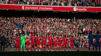 LIVERPOOL, ENGLAND - Sunday, October 3, 2021: Liverpool players and supporters stand for a minute's applause to remember former player Roger Hunt who died earlier in the week before the FA Premier League match between Liverpool FC and Manchester City FC at Anfield. The game ended in a 2-2 draw. (Pic by David Rawcliffe/Propaganda)