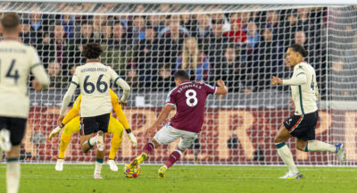 West Ham United's Pablo Fornals scores the second goal during the FA Premier League match between West Ham United FC and Liverpool FC at the London Stadium