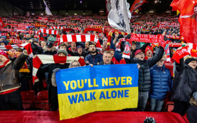 Liverpool Players & Supporters Come Together For Ukraine